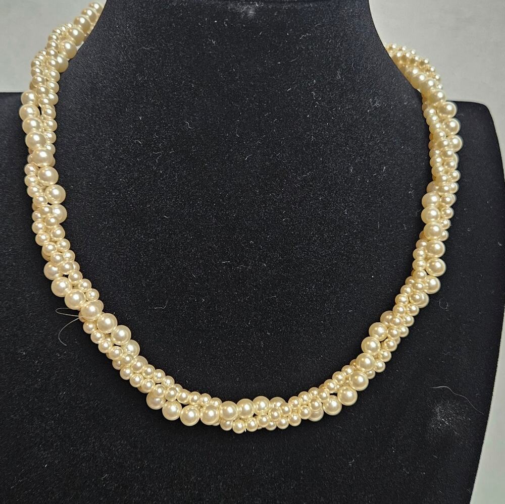Roman RMN Vintage 3-Strand Twisted Faux Pearl Elegant Torsade Necklace Classic